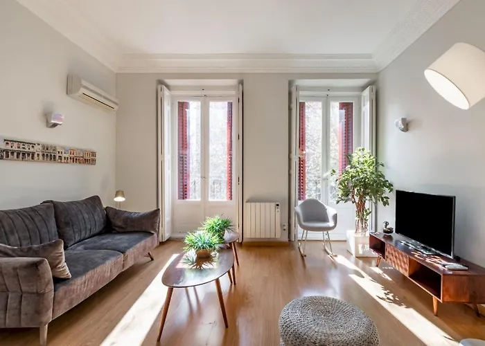2 bedrooms 2 bathrooms furnished - Plaza de España - modern - MintyStay