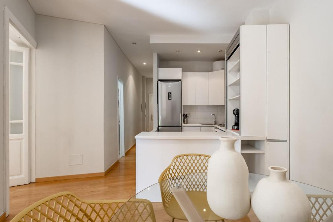 Apartamento 2 Bedrooms 2 Bathrooms Furnished - Plaza De España - Modern - Mintystay
